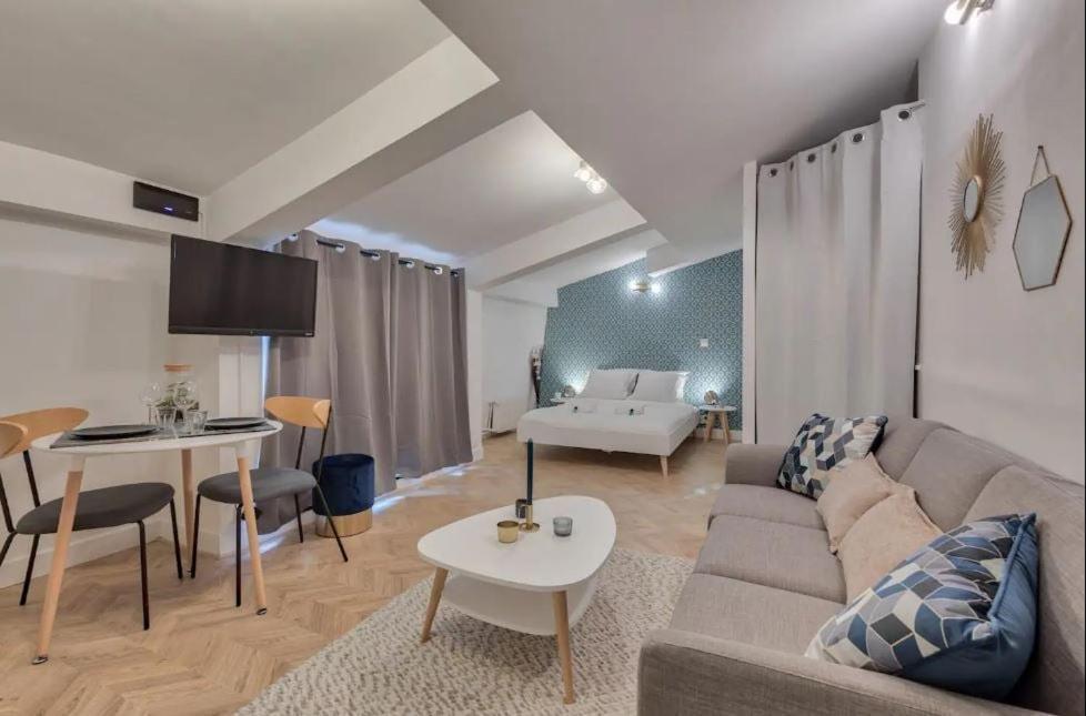 Appartement Renove Proche Arc Triomphe - 2P Paris Bagian luar foto